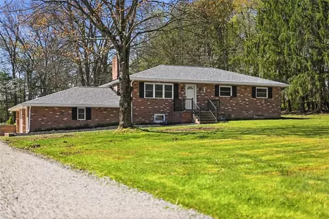 70 Bock Ln, Baden, PA 15005