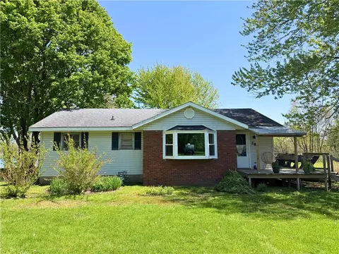 28 Bell Rd, Grove City, PA 16127
