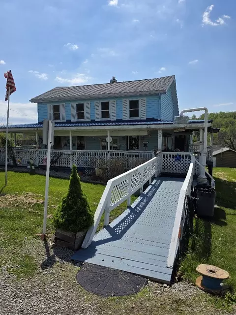 1061 Broadway St, Connellsville, PA 15425