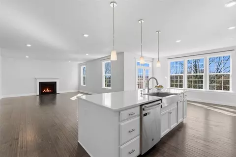 Kitchen - 641 Tullamore Trl, Mars, PA 16046 photo 3 of 5