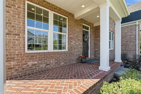 Exterior - 641 Tullamore Trl, Mars, PA 16046 photo 3 of 4