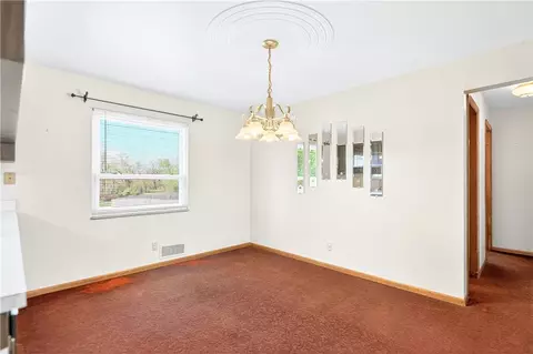 Living - 12296 Longview Dr, Irwin, PA 15642 photo 6 of 7