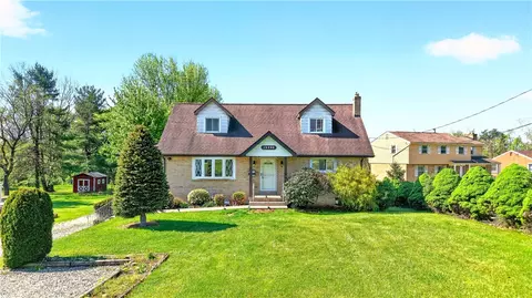 12296 Longview Dr, Irwin, PA 15642
