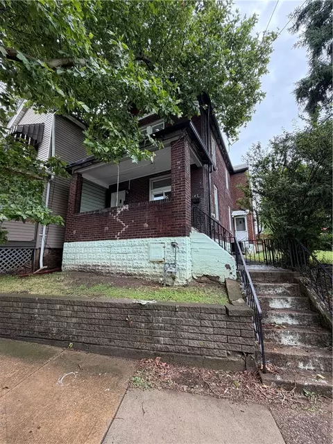 147 Auriles St, Duquesne, PA 15110