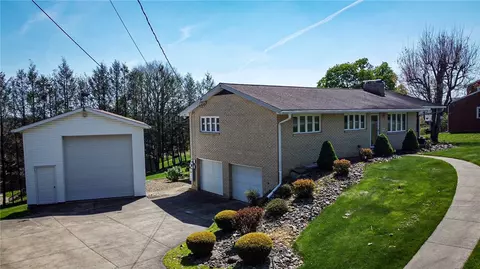 135 Mar Vel Dr, Butler, PA 16001