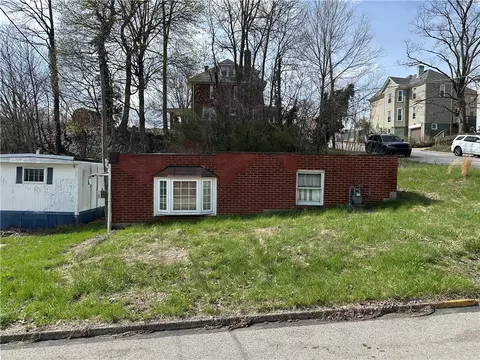 800 Sidney St, Greensburg, PA 15601