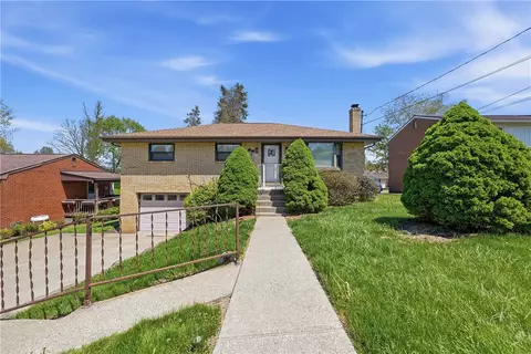 105 Mayer Dr, Oakdale, PA 15071
