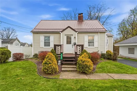 2206 Delaware Ave, New Castle, PA 16105