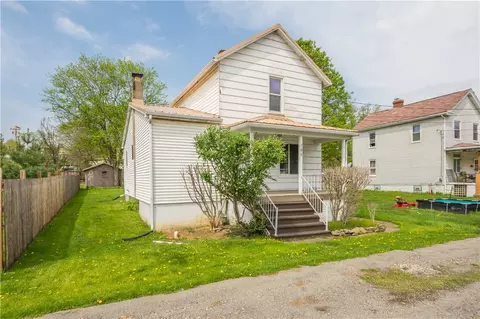 106 Level St, Bentleyville, PA 15314