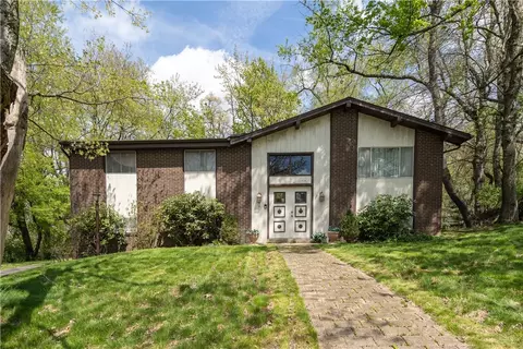 2501 College Park Rd, Allison Park, PA 15101