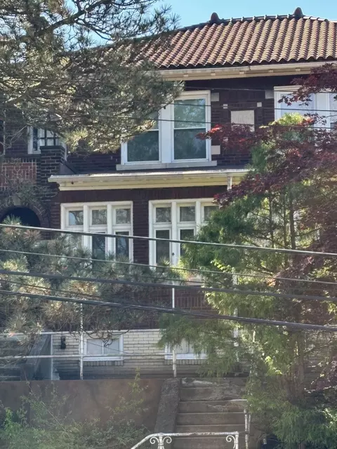 5550 Phillips, Pittsburgh, PA 15217