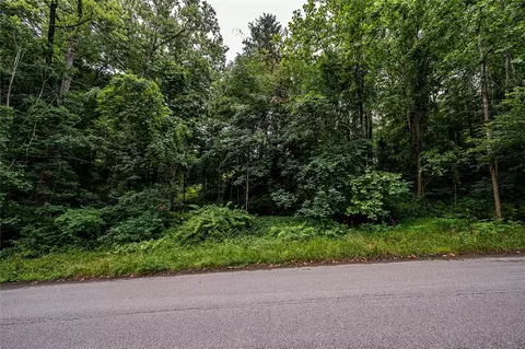 APT 15 Lot Timberland Dr, Greensburg, PA 15601