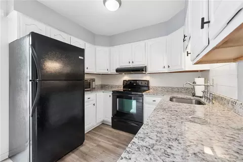 Kitchen - 110 Georgetown Ln, Export, PA 15632 photo 2 of 4