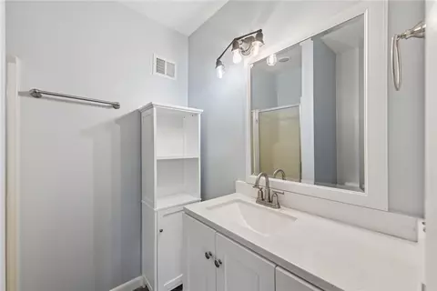 Bath - 110 Georgetown Ln, Export, PA 15632 photo 1 of 4