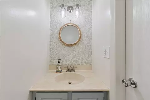 Bath - 110 Georgetown Ln, Export, PA 15632 photo 2 of 4