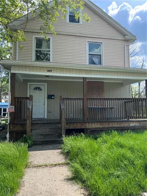 627 Raymond St, New Castle, PA 16101