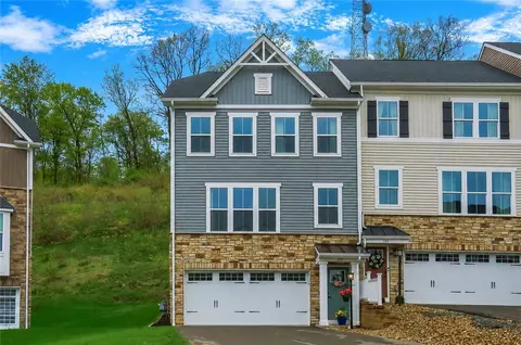 133 Moyer Hill Dr, Cranberry Township, PA 16066