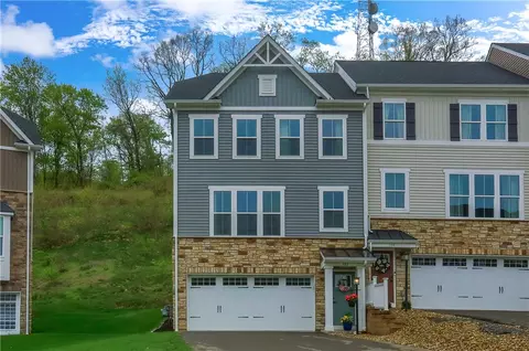133 Moyer Hill Dr, Cranberry Township, PA 16066