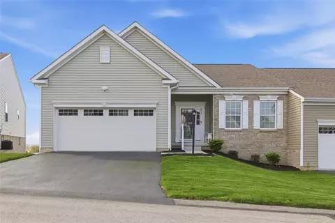 813 Curtman Ct, New Kensington, PA 15068