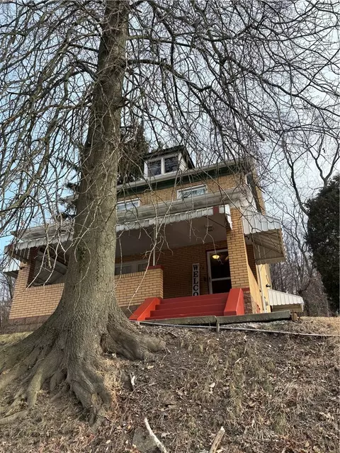 474 Hochberg Rd, Pittsburgh, PA 15235