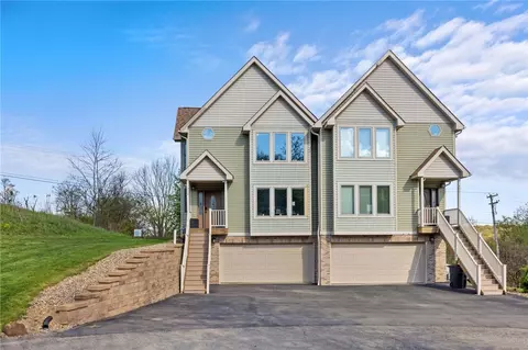 372 Cherokee Dr, Beaver Falls, PA 15010