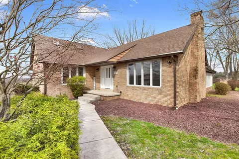 125 Ray Dr, Belle Vernon, PA 15012