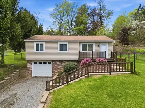3522 Woodlake Dr, Allison Park, PA 15101