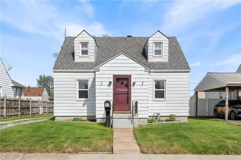 1318 Pennsylvania Ave, Natrona Heights, PA 15065