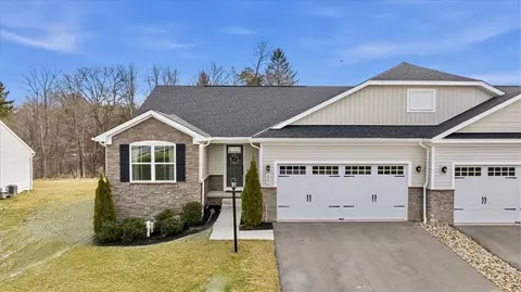 237 Smith Ln, Beaver Falls, PA 15010