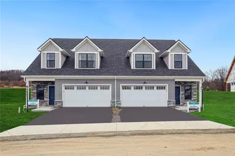 1011 Autumn Woods Dr, Evans City, PA 16033