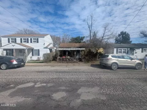 1602 16th Ave, Beaver Falls, PA 15010