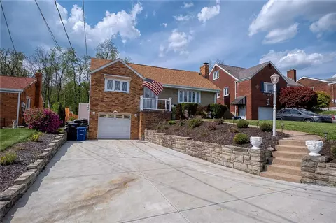1019 Emery Dr, Pittsburgh, PA 15227