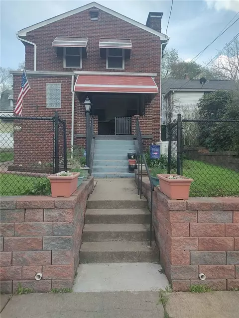 956 Beaver Rd, Ambridge, PA 15003