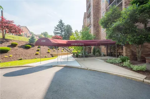 1500 Cochran Rd #910, Pittsburgh, PA 15243