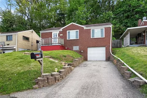 3220 Overlook Dr, Mckeesport, PA 15133