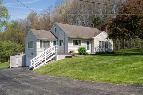 1007 Willowbrook Rd, New Castle, PA 16101