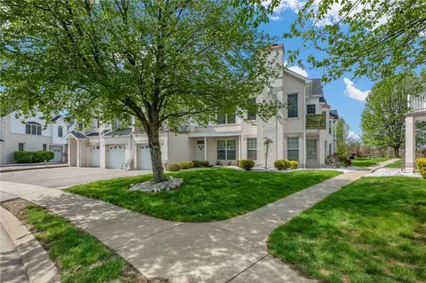 212 Adams Pointe Blvd #7, Mars, PA 16046