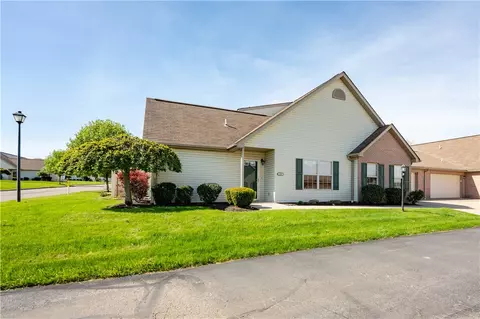 1097 Timberwood Dr, Beaver Falls, PA 15010