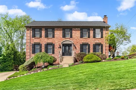 111 Hickory Heights Dr, Bridgeville, PA 15017