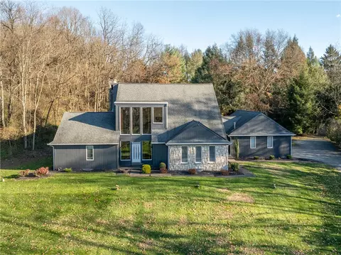 550 Locust Valley Rd, Greensburg, PA 15601