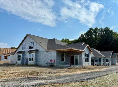 134 Independence Dr #105A, Cabot, PA 16023