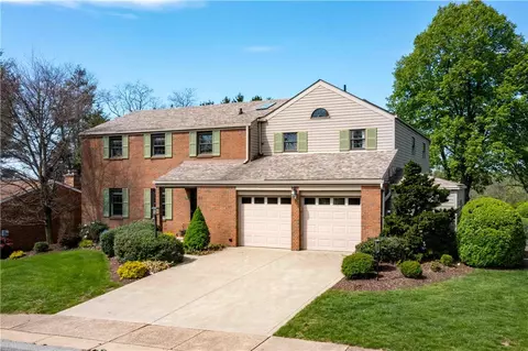 122 Tynewood Dr, Turtle Creek, PA 15145