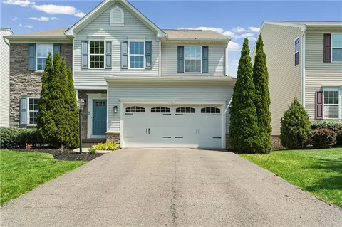 215 Long Ridge Dr, Coraopolis, PA 15108