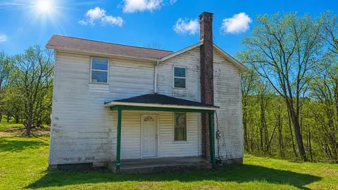 330 Third, Avonmore, PA 15618