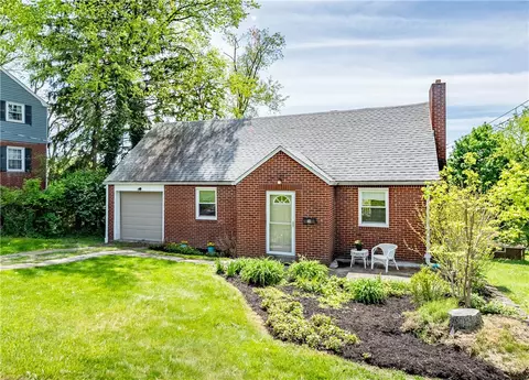 19 Locust Ln, Pittsburgh, PA 15241
