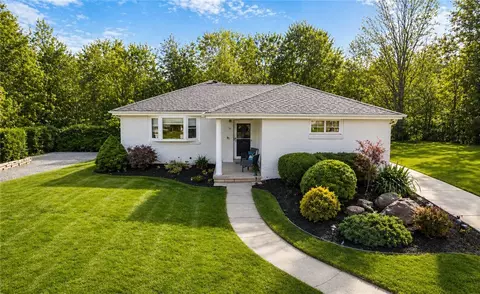 9513 Saratoga Dr, Pittsburgh, PA 15237