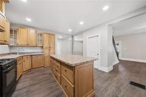 Entry Way - 1856 Dime Rd, Vandergrift, PA 15690 photo 1 of 2