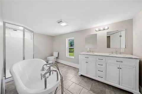 Bath - 1856 Dime Rd, Vandergrift, PA 15690 photo 2 of 4