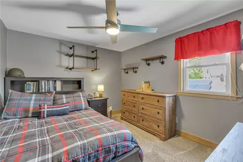 Bedroom - 1024 Nimick Ave, Monaca, PA 15061 photo 4 of 5