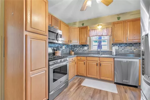 Kitchen - 1024 Nimick Ave, Monaca, PA 15061 photo 2 of 4